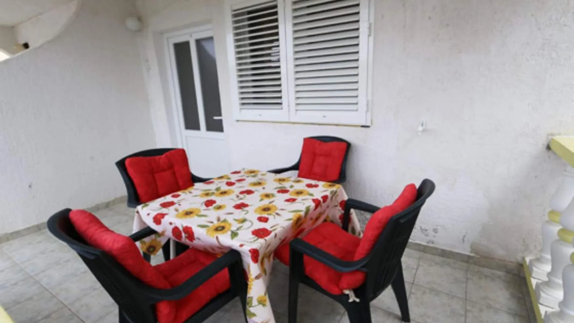 Apartments Zora Lopar 0*,